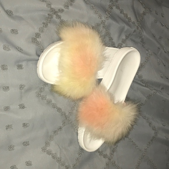 Ugg fuzzy slip-on sandals. Women’s size 9 WORN ONCE! - Picture 2 of 6